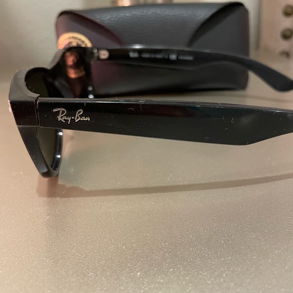 RayBan Classic Polarized Wayfarer - Picture 5 of 8